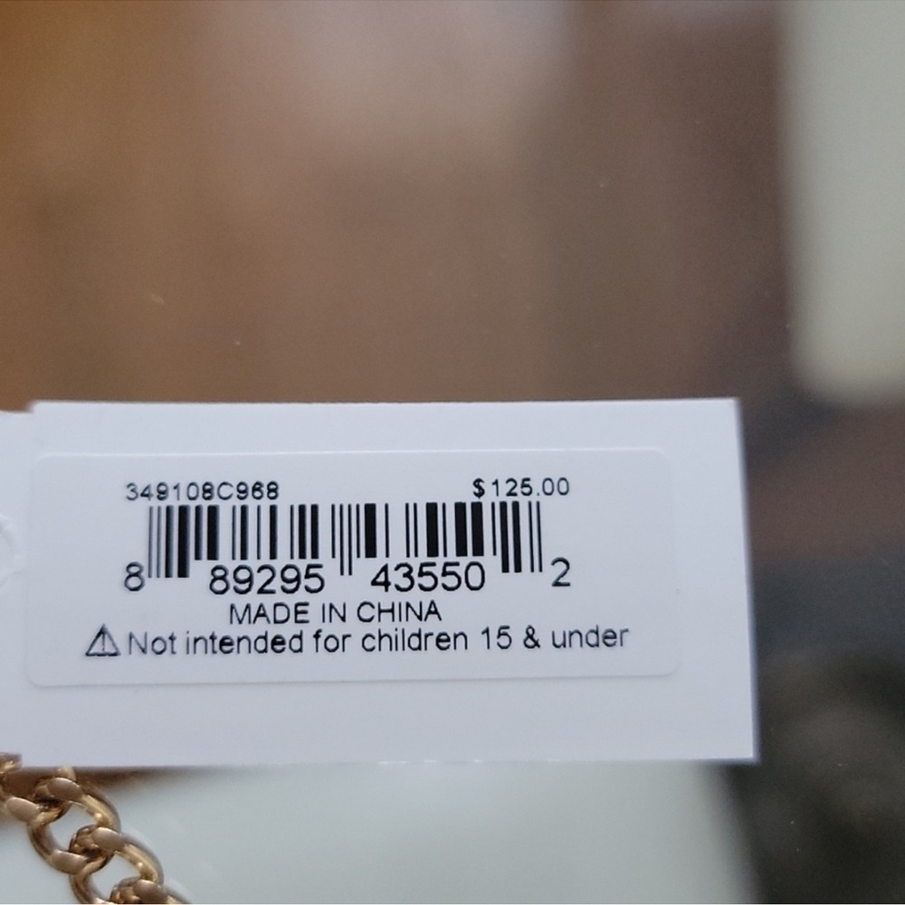 Betsey Johnson necklace - Picture 5 of 7